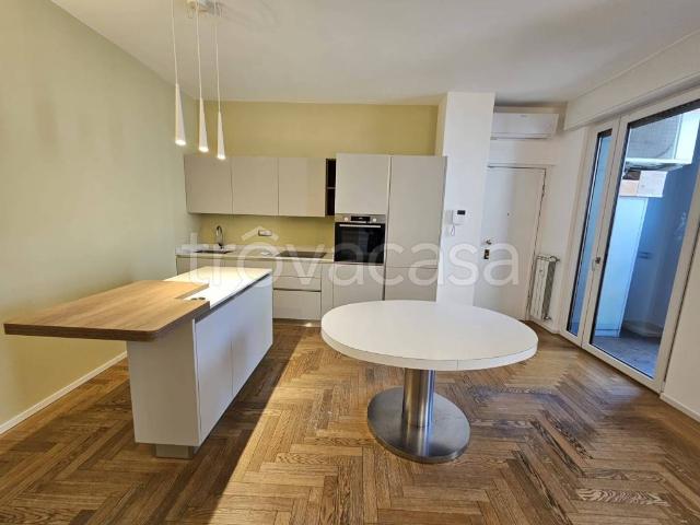 Appartamento in affitto a Municipio 8 di Milano, Milano
