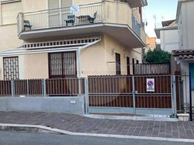 Appartamento in affitto a Scauri, Minturno