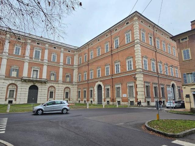Appartamento in affitto a Centro Storico, Modena