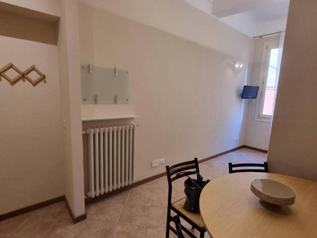 Appartamento in affitto a Centro Storico, Modena