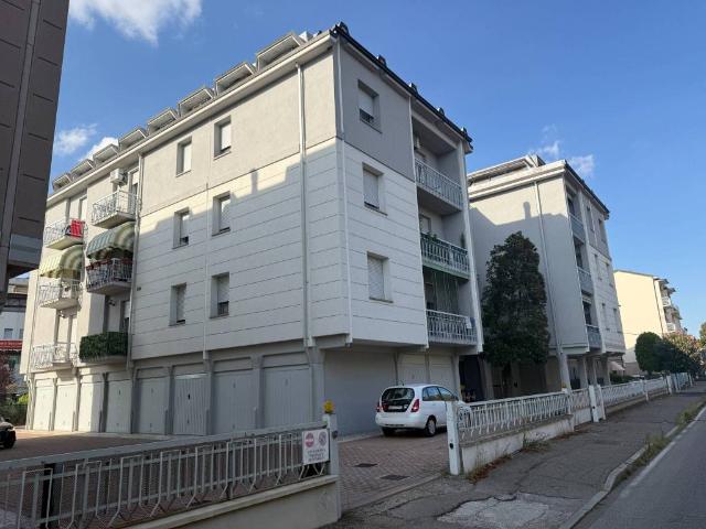 Appartamento in affitto a Modena, Reggio Emilia