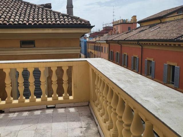 Appartamento in affitto a Centro Storico, Modena