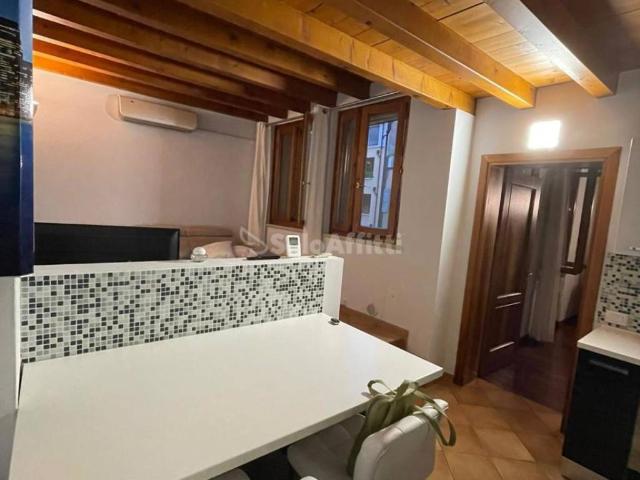 Appartamento in affitto a Centro Storico, Modena
