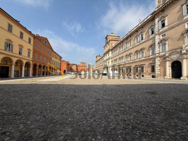 Appartamento in affitto a Centro Storico, Modena