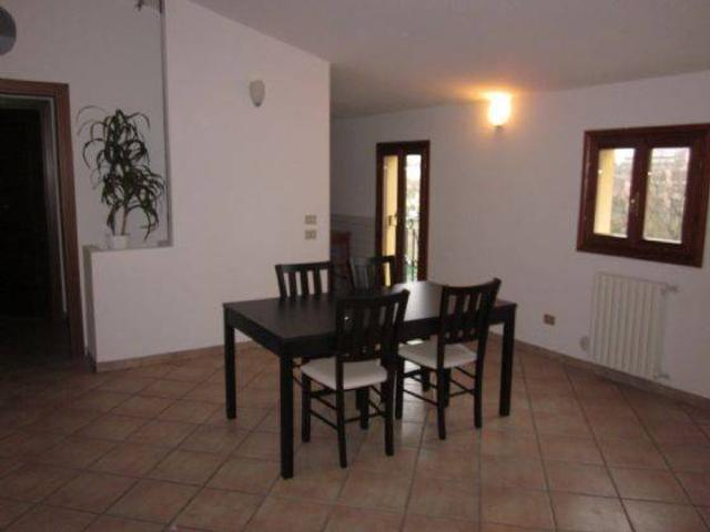 Appartamento in affitto a Centro Storico, Modena