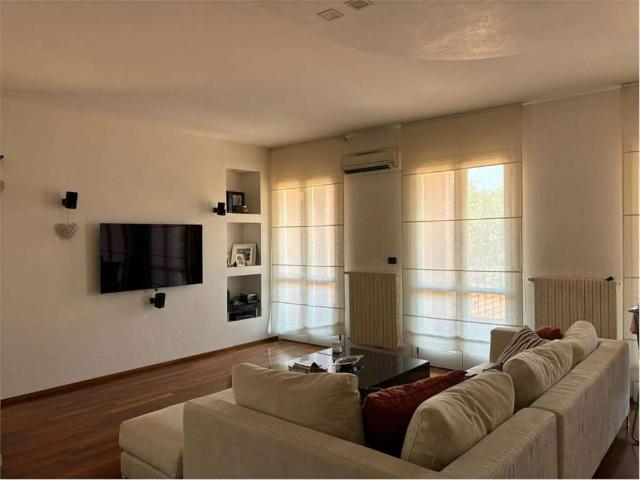 Appartamento in affitto a Centro Storico, Modena