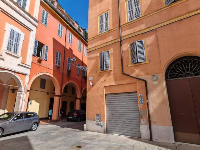 Appartamento in affitto a Centro Storico, Modena
