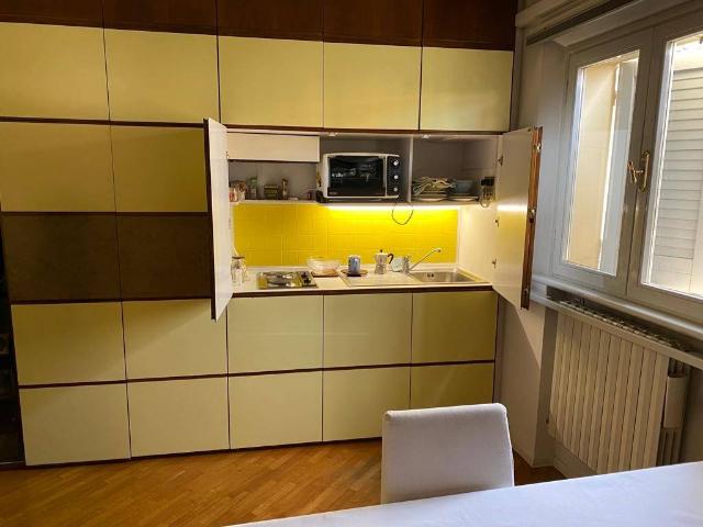 Appartamento in affitto a Centro Storico, Modena