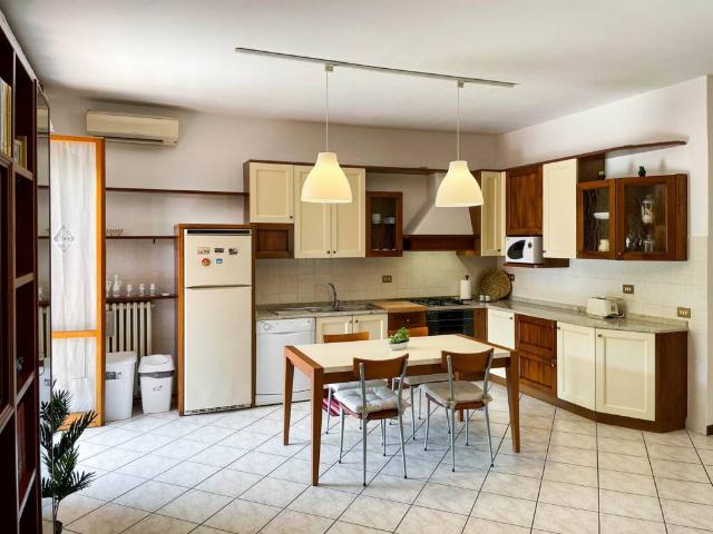 Appartamento in affitto a Torrazzi, Modena