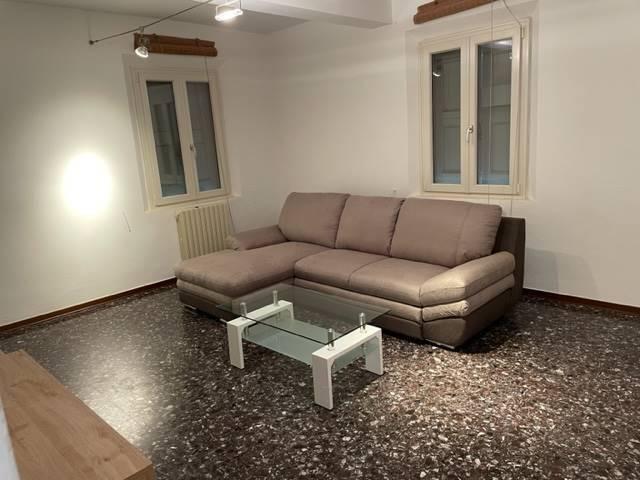 Appartamento in affitto a Centro Storico, Modena