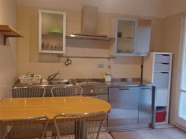 Appartamento in affitto a Modena, Quartiere Albareto