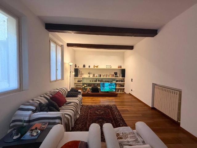 Appartamento in affitto a Centro Storico, Modena