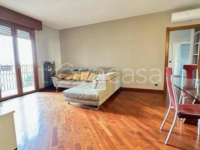 Appartamento in affitto a Finazzi, Bergamo