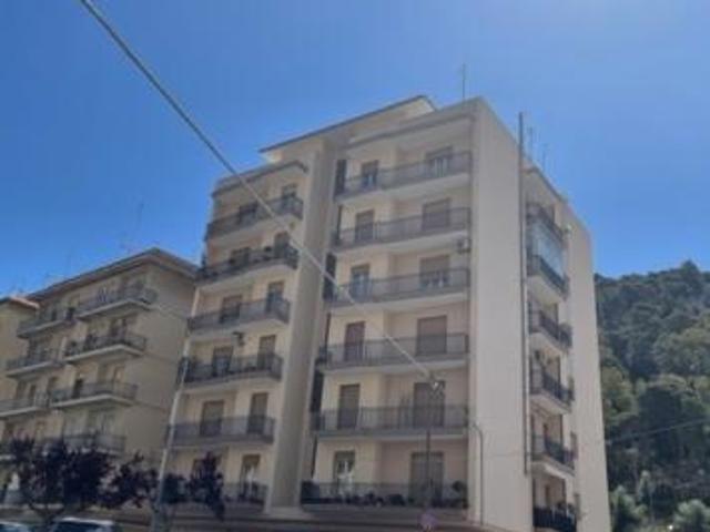Pentalocale in affitto a Modica
