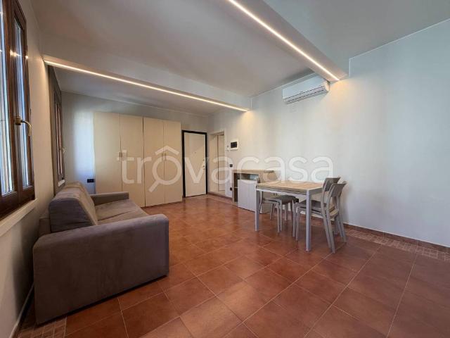 Appartamento in affitto a Moglia, Lombardia