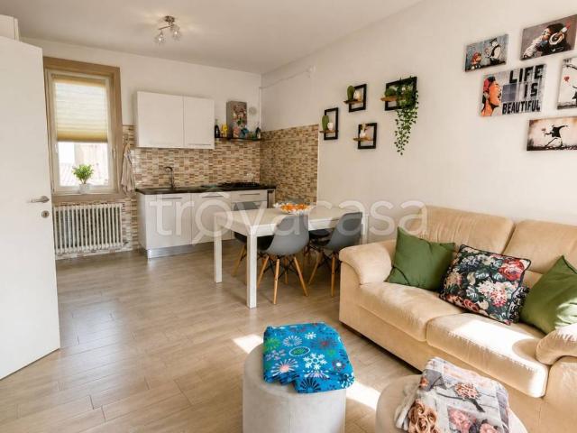 Appartamento in affitto a Moglia, Lombardia