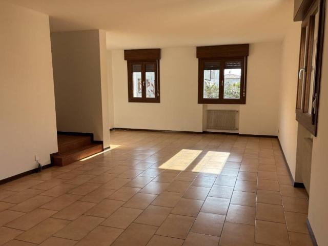 Appartamento in affitto a Monselice, Veneto