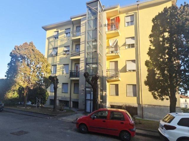 Appartamento in affitto a Lucino, Montano Lucino