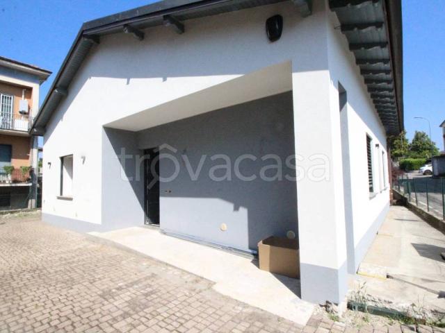 Appartamento in affitto a Montano Lucino, Lombardia