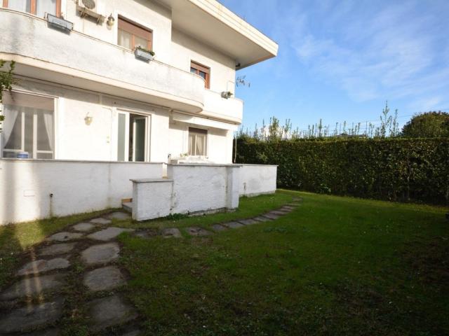Appartamento in affitto a Montignoso, Toscana