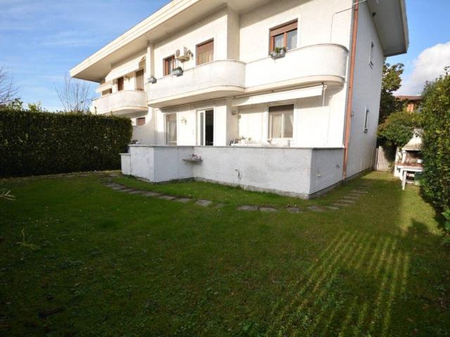 Appartamento in affitto a Montignoso, Toscana