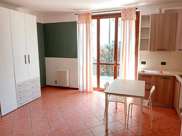 Appartamento in affitto a Montorfano, Lombardia