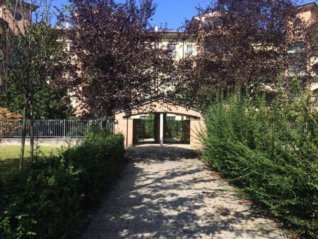 Appartamento in affitto a Sant'Albino, Monza
