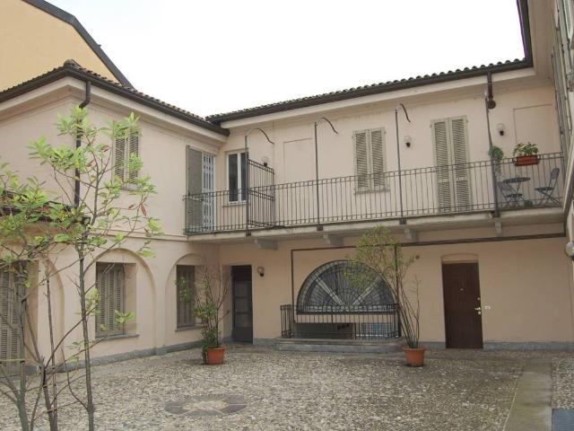 Appartamento in affitto a Centro, Monza