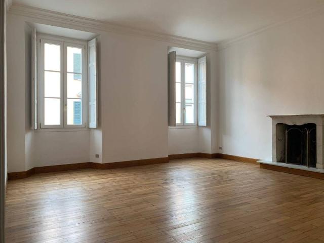 Appartamento in affitto a Centro, Monza