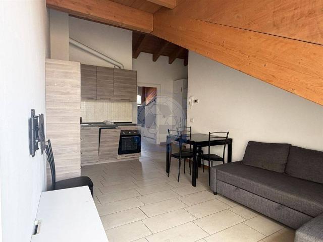 Appartamento in affitto a Centro, Monza