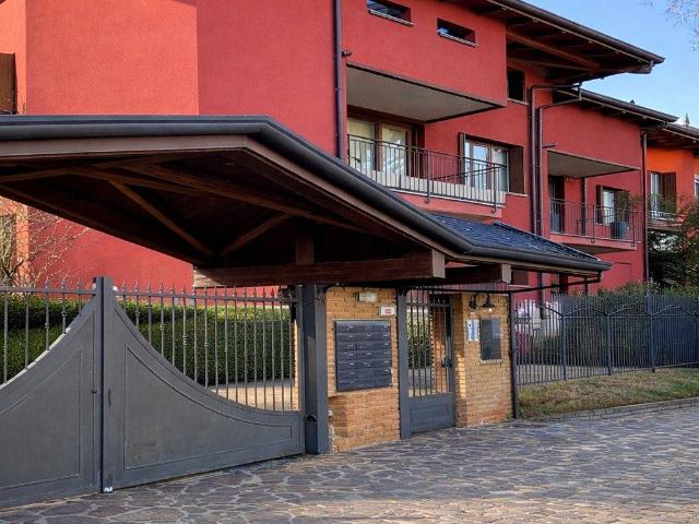 Appartamento in affitto a Cazzaniga, Monza