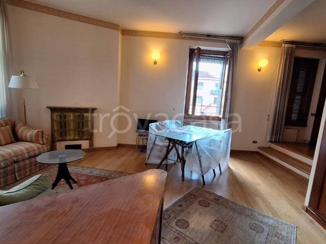 Appartamento in affitto a Borghetto, Monza
