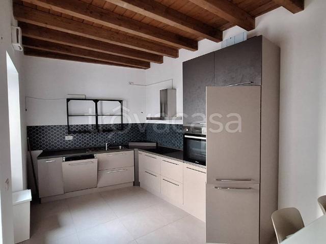 Appartamento in affitto a Centro, Monza