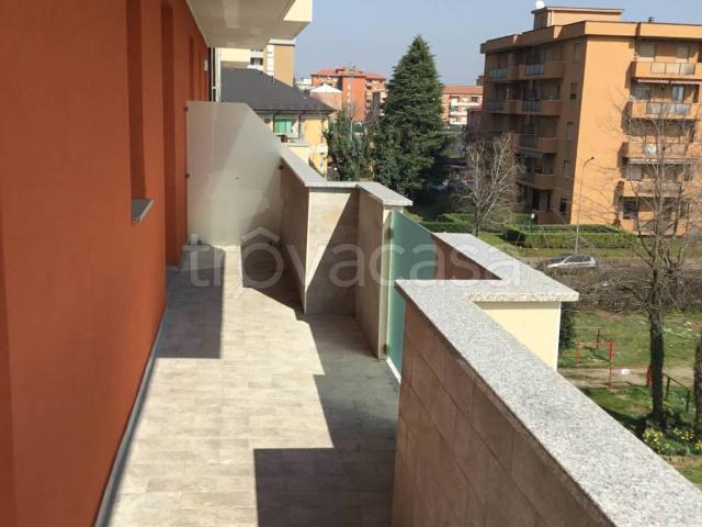 Appartamento in affitto a Sant'Albino, Monza