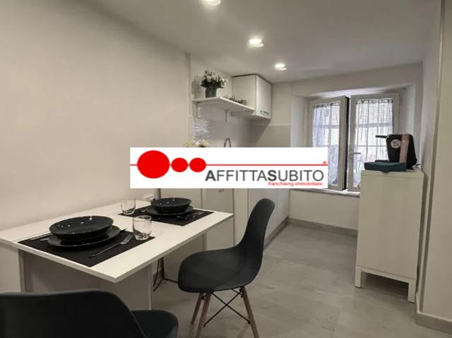 Appartamento in affitto a Municipalità 1, Campania