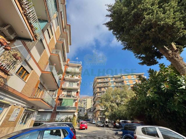 Appartamento in affitto a Municipalità 10, Campania