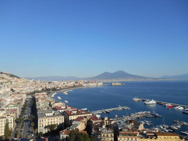 Appartamento in affitto a Municipalità 1, Campania