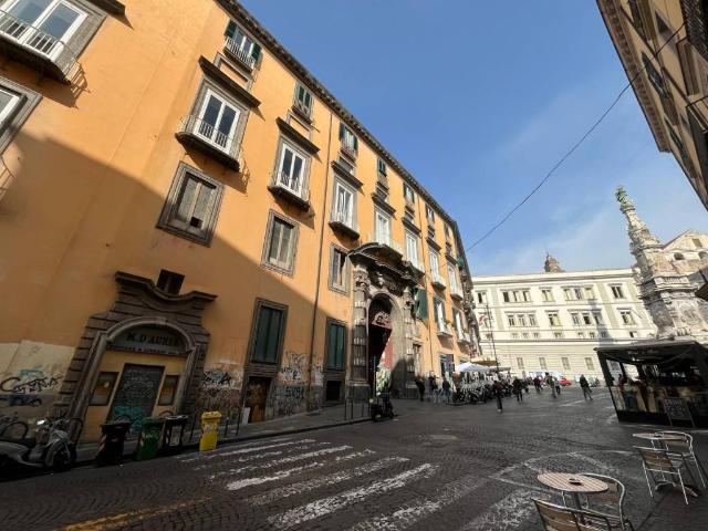 Appartamento in affitto a Municipalità 2, Campania