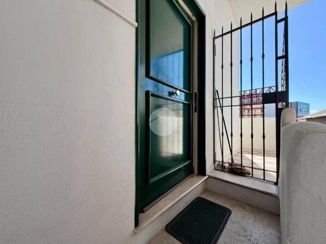 Appartamento in affitto a Municipalità 4, Campania