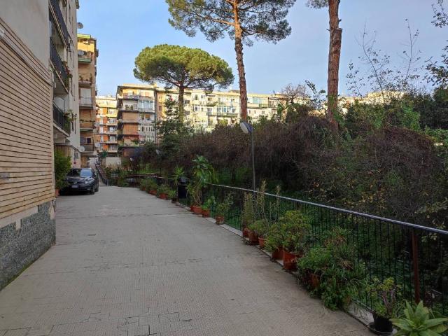 Appartamento in affitto a Municipalità 9, Campania