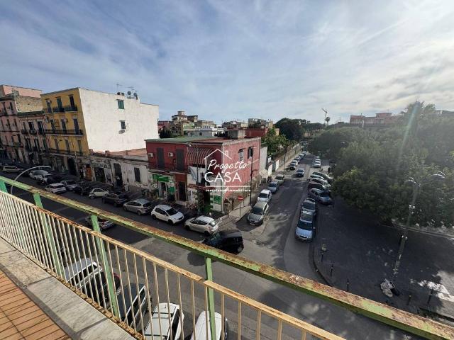 Appartamento in affitto a Municipalità 6, Campania