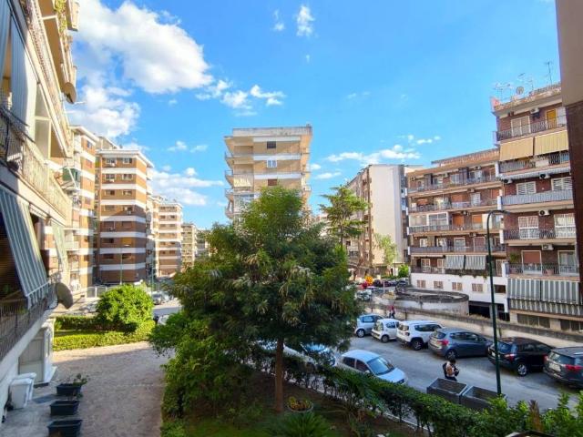 Appartamento in affitto a Municipalità 10, Campania