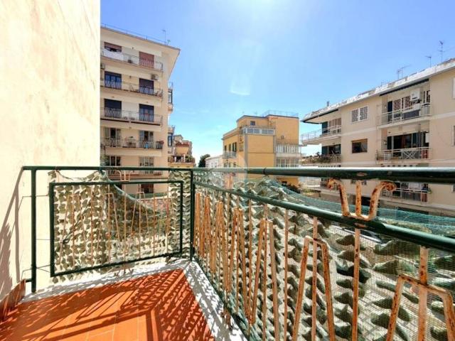 Appartamento in affitto a Municipalità 1, Campania
