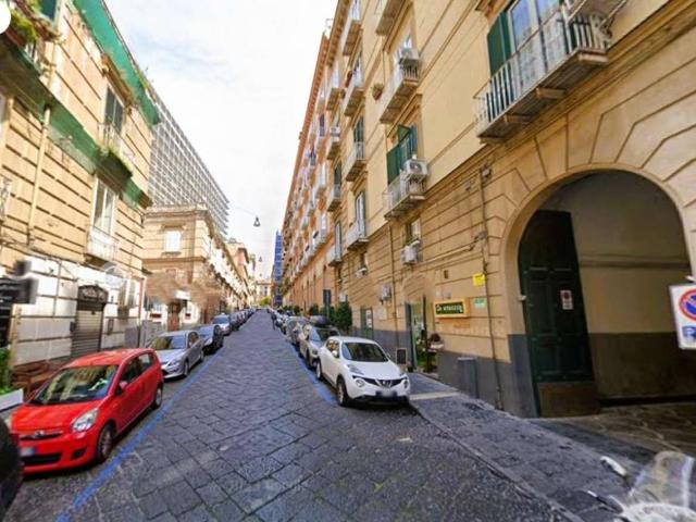 Appartamento in affitto a Municipalità 1, Campania