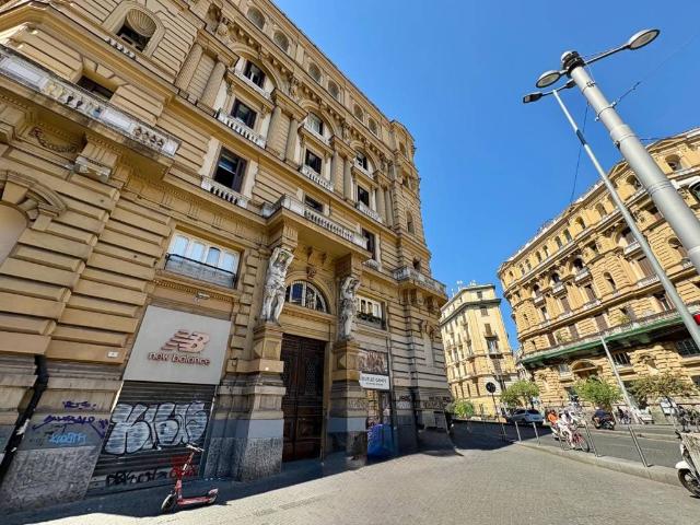 Appartamento in affitto a Municipalità 2, Campania
