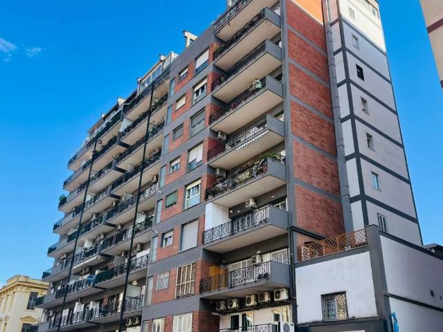 Appartamento in affitto a Municipalità 10, Campania