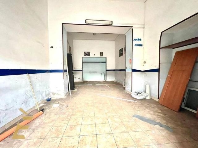 Locale Commerciale in affitto a Municipalità 7, Napola