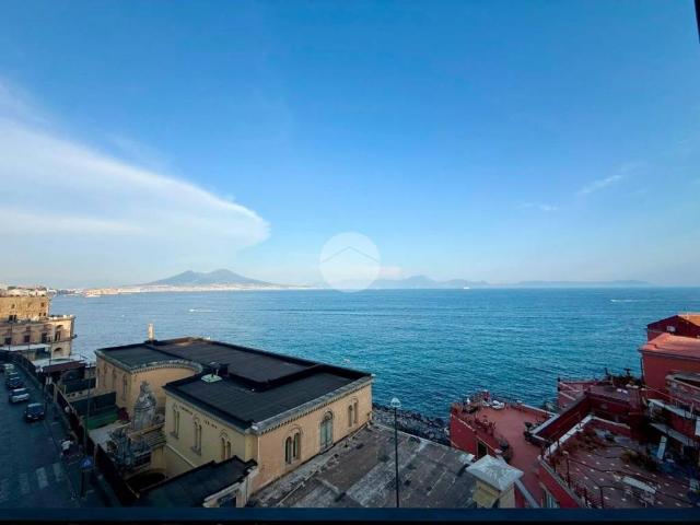 Appartamento in affitto a Municipalità 1, Campania