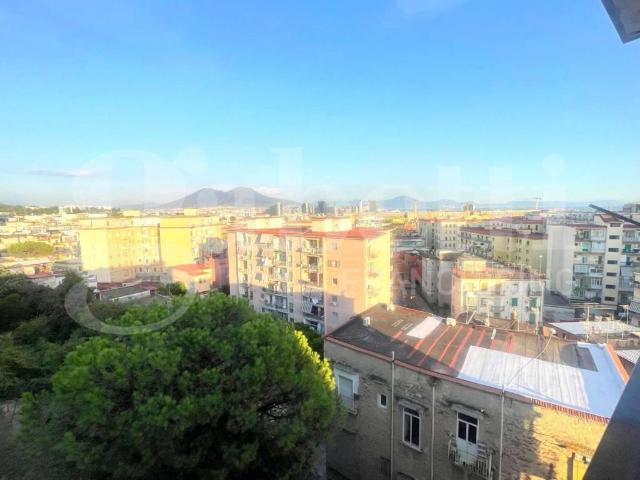 Appartamento in affitto a Municipalità 3, Campania