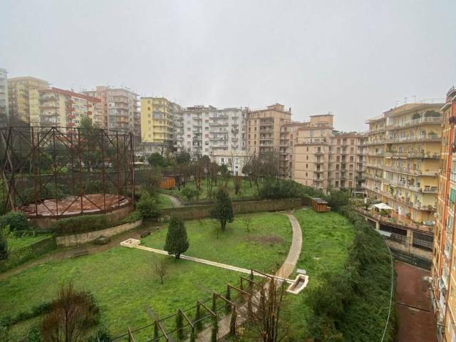 Appartamento in affitto a Municipalità 2, Campania